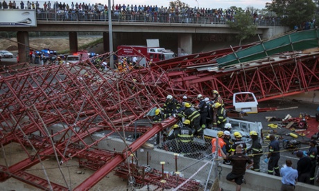 Deadly bridge collapse in Johannesburg leaves cars crushed and people trapped
