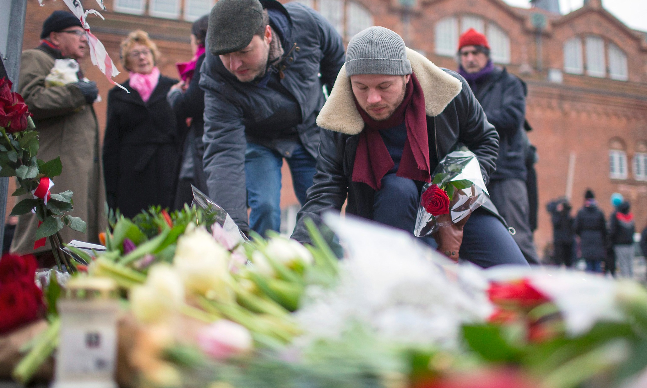 Copenhagen police investigate whether gunman acted alone