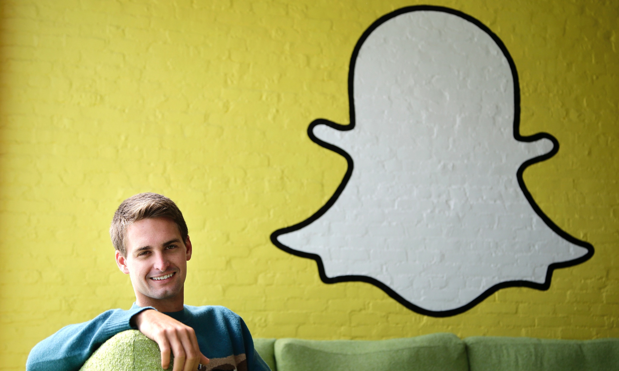 Snapchat values itself at $19bn