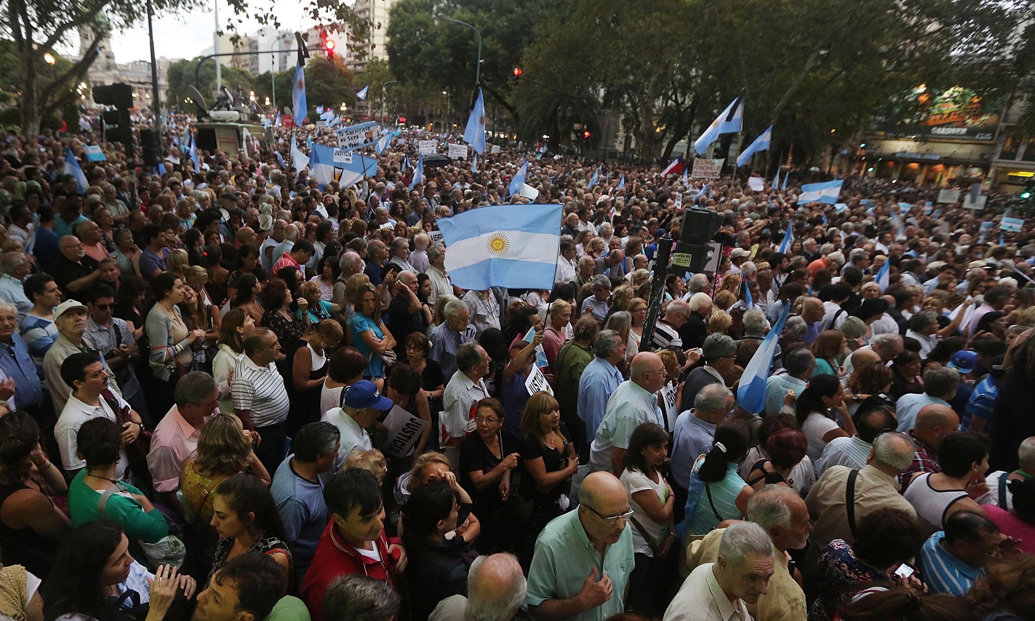 Argentinian president hits out at judiciary over rally for Alberto Nisman