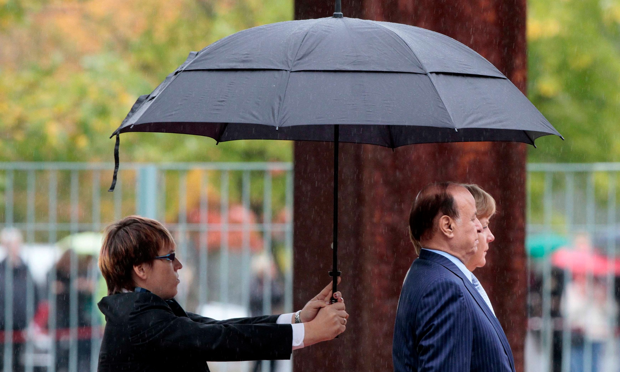 Путин с зонтом