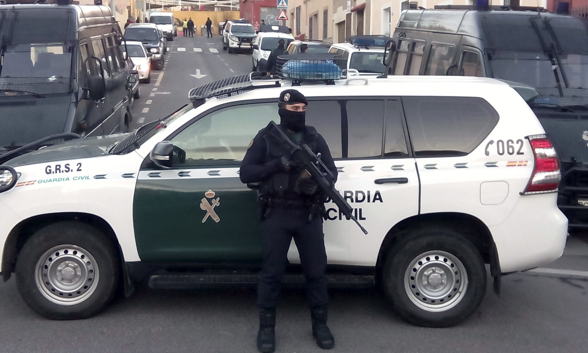 Spanish police arrest Islamic State 'recruiters' in Melilla and Catalonia