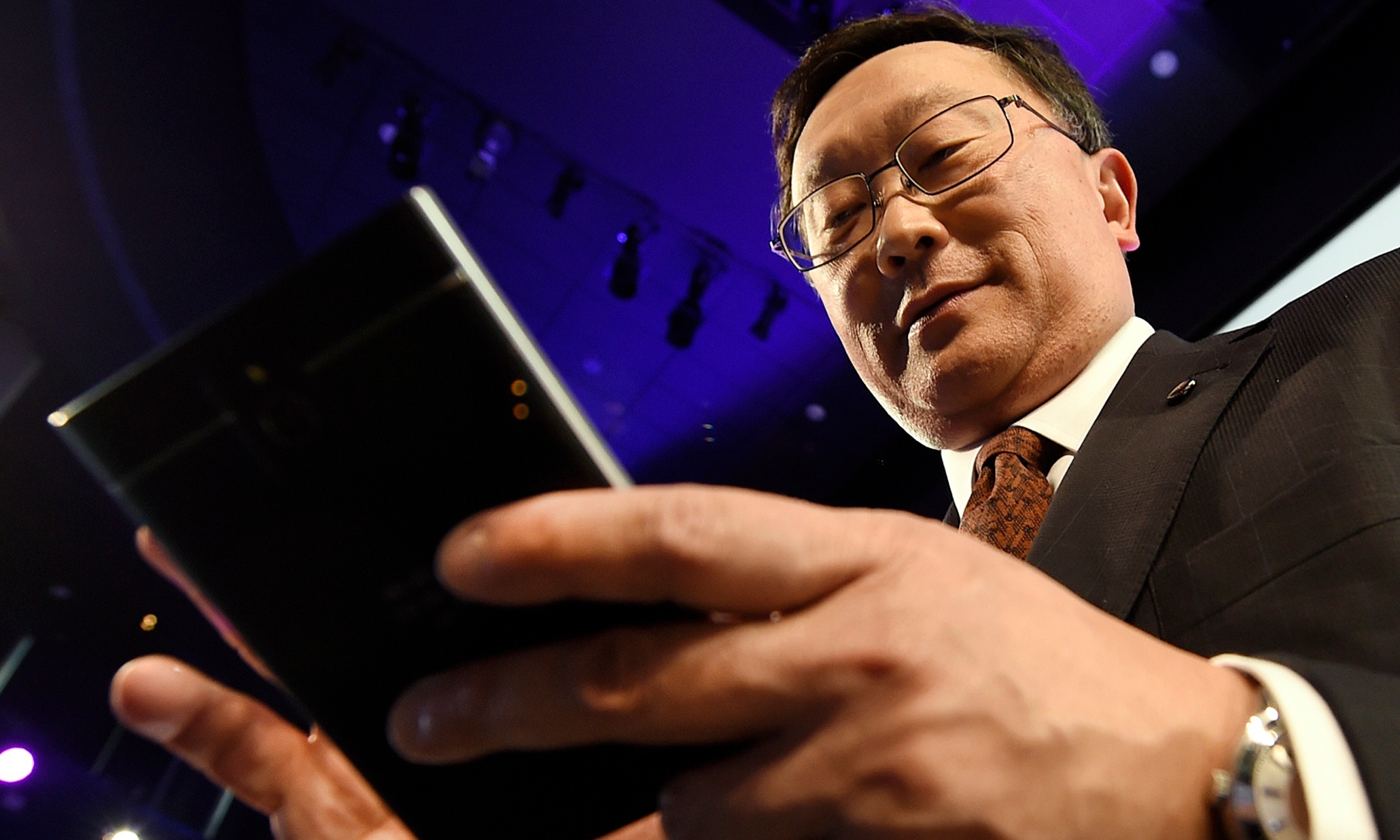 BlackBerry left on the line as UK users continue to hang up