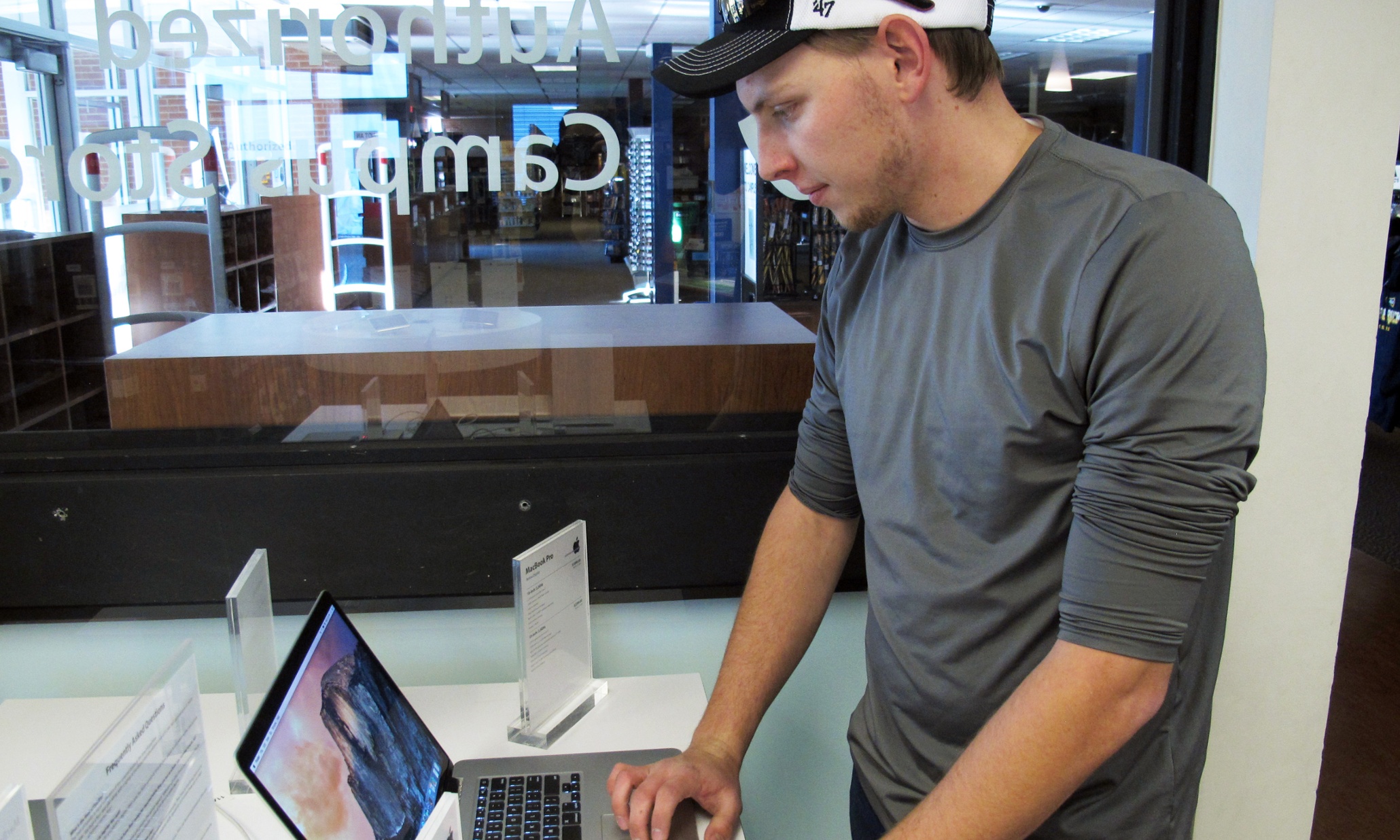 Phoenix police investigate internet outage that put northern Arizona offline