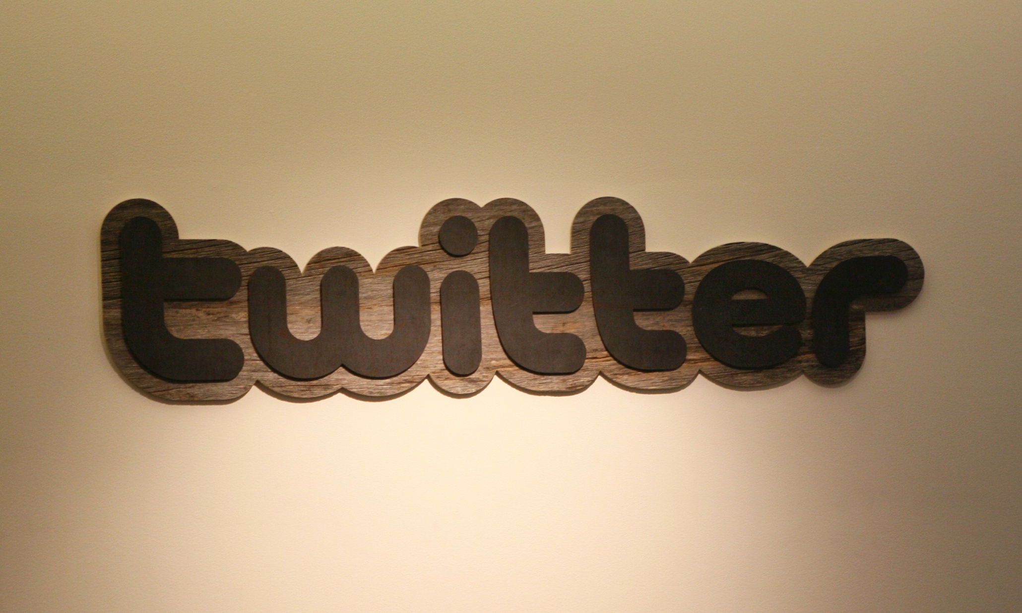 Twitter turns promoted tweets into ad network