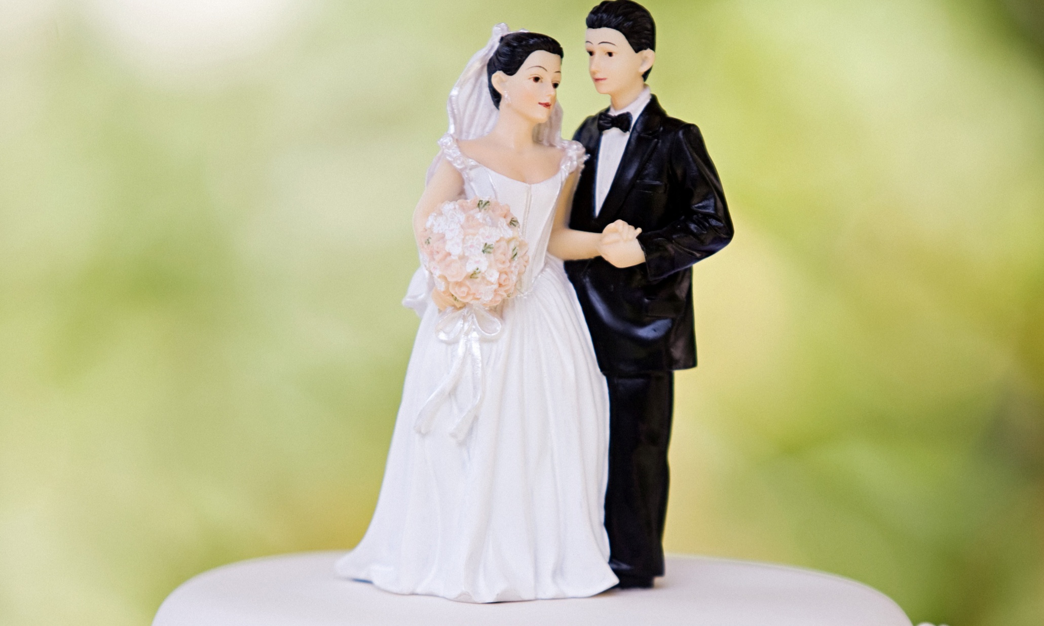 UK legal notice of intention to wed rises from 15 to 28 days - The Guardian