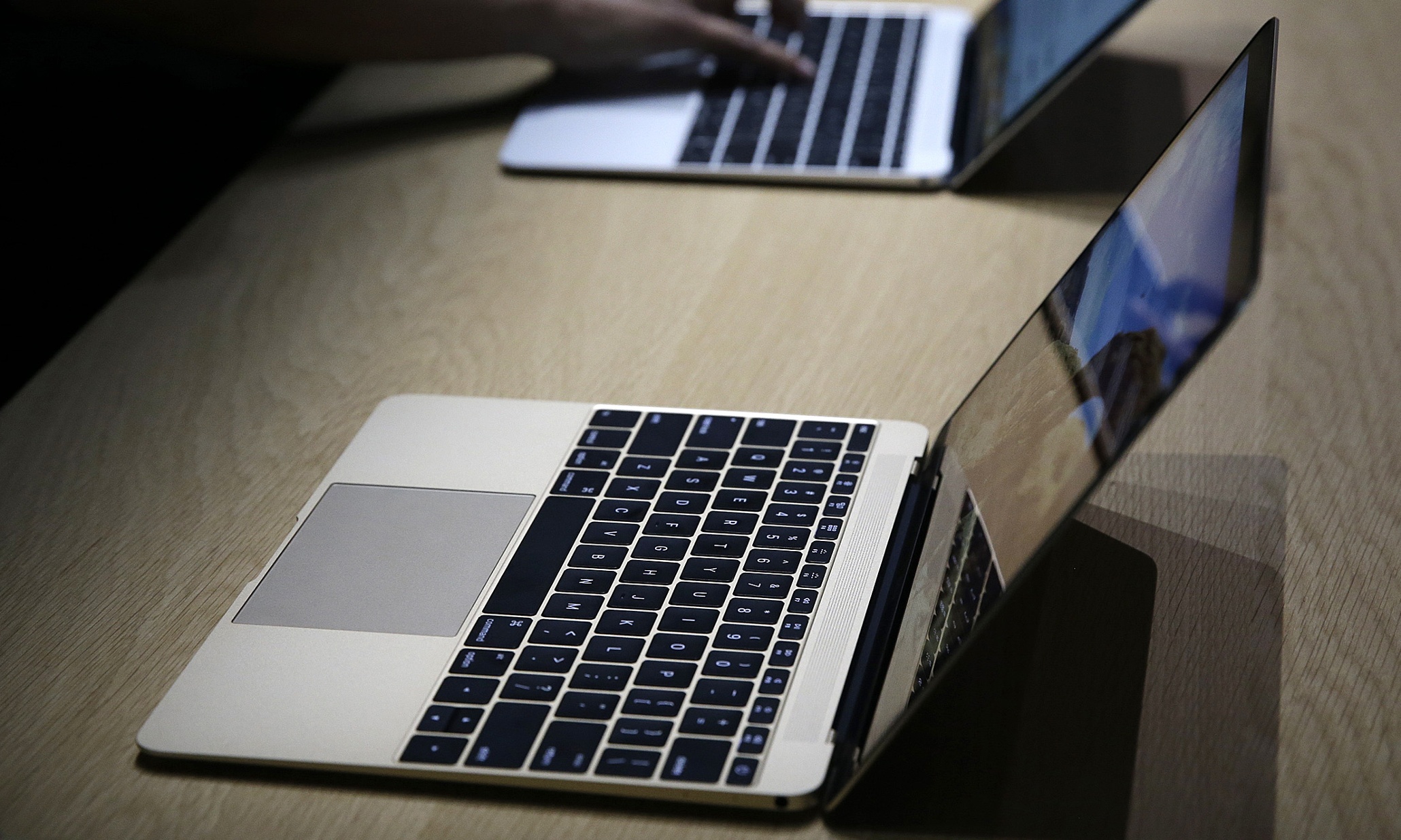 Apple's ‘force touch’ and 'taptic engine' explained