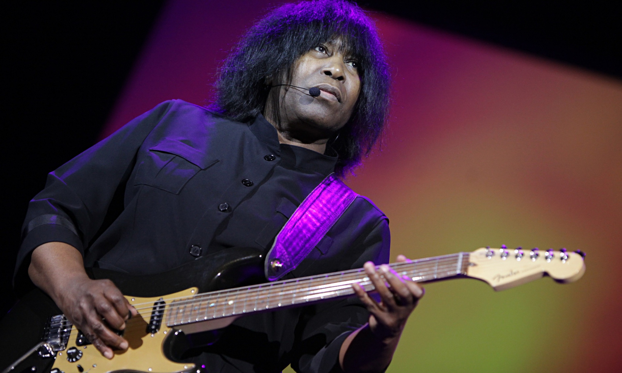 Joan Armatrading review – her voice is ageless, her powers are undiminished