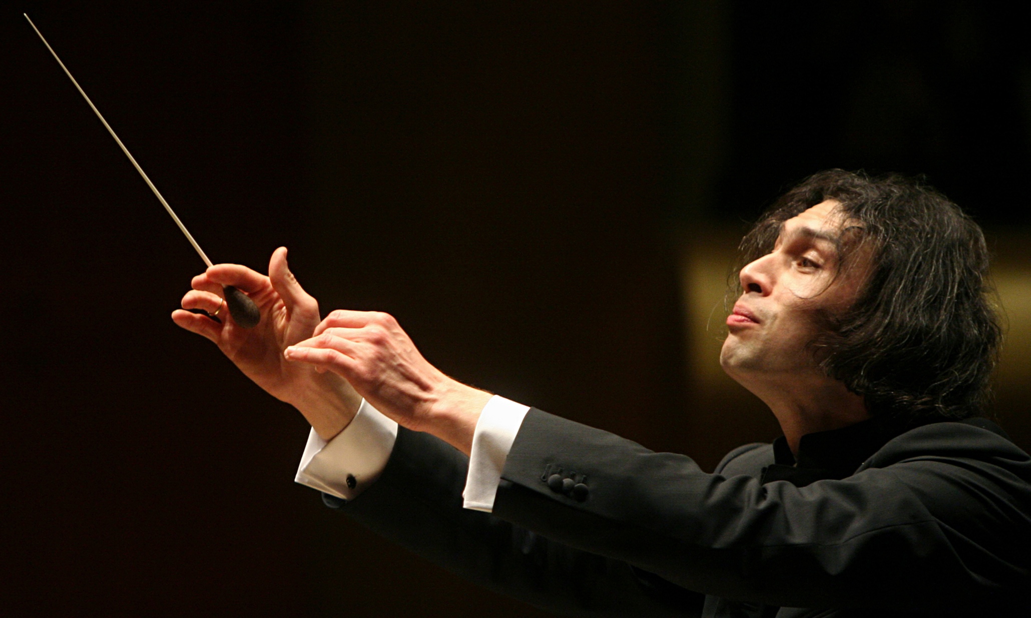 LPO/Jurowski review – Carolin Widman premieres Anderson’s lyrical violin and orchestra poem