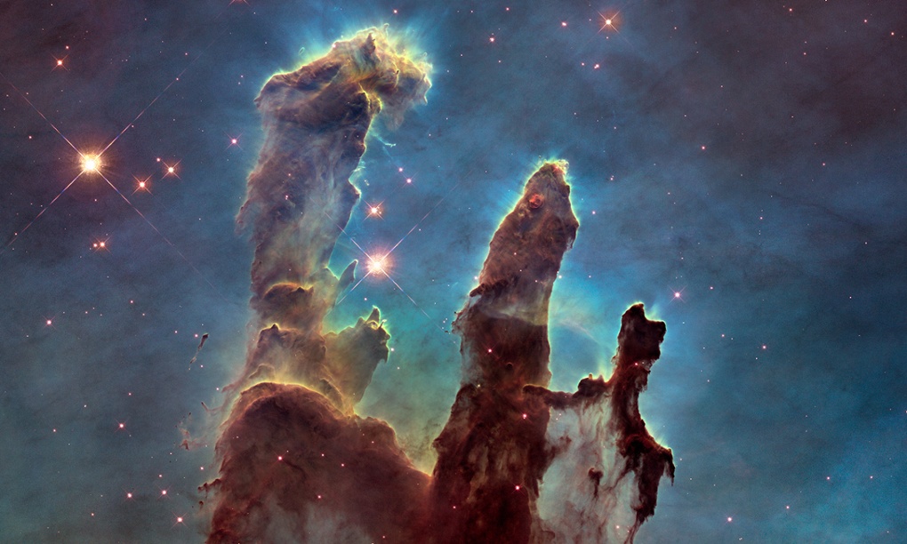 SpaceX frees more than a hundred photos into public domain