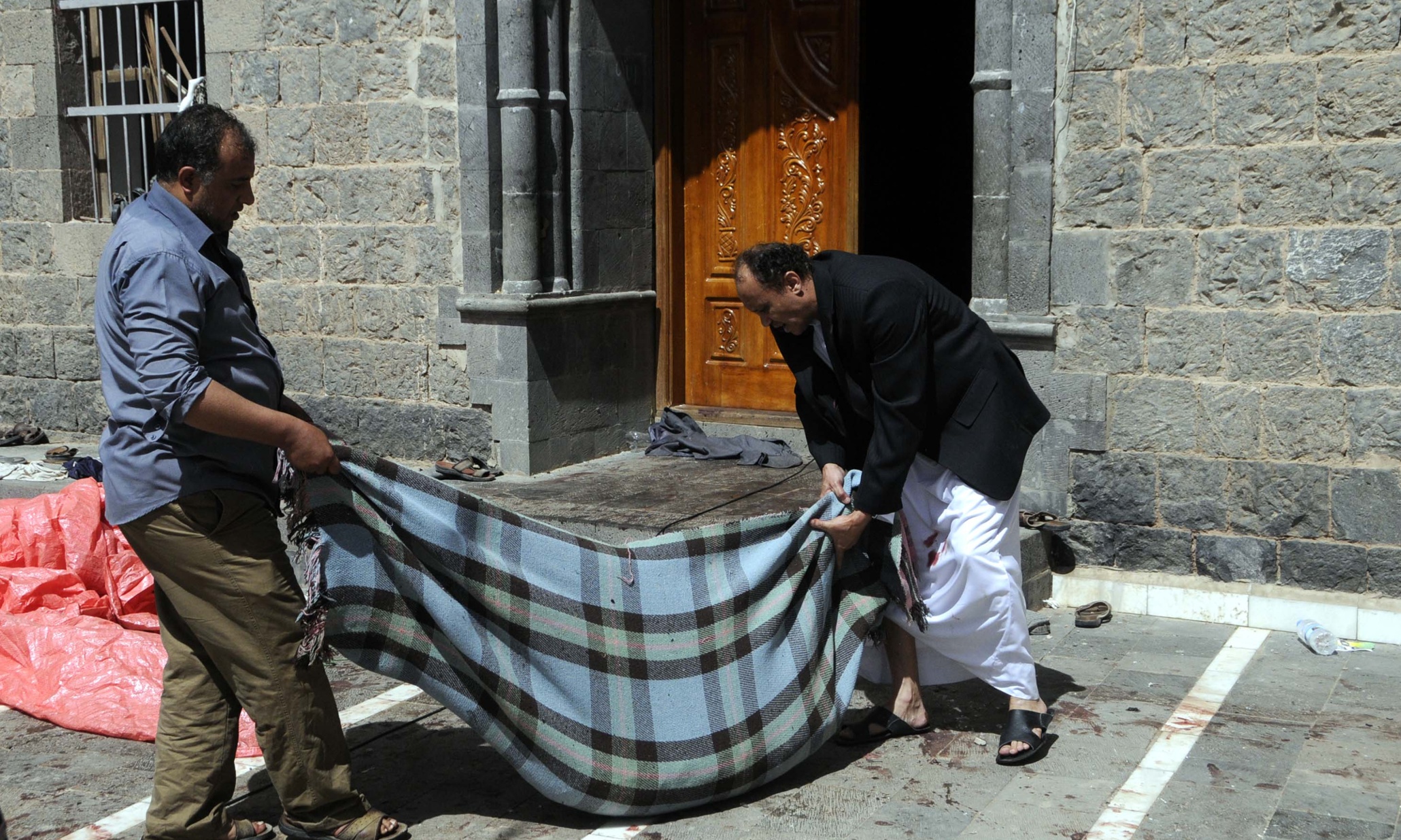 Yemen suicide bombings leave over 100 dead after mosques targeted