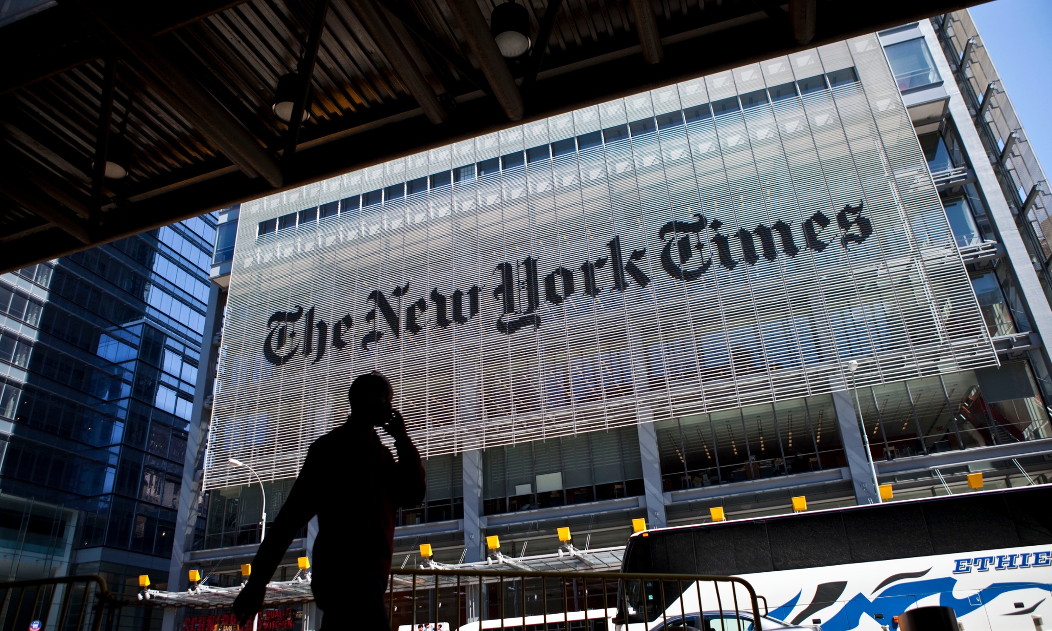 Facebook set to host content for news publishers
