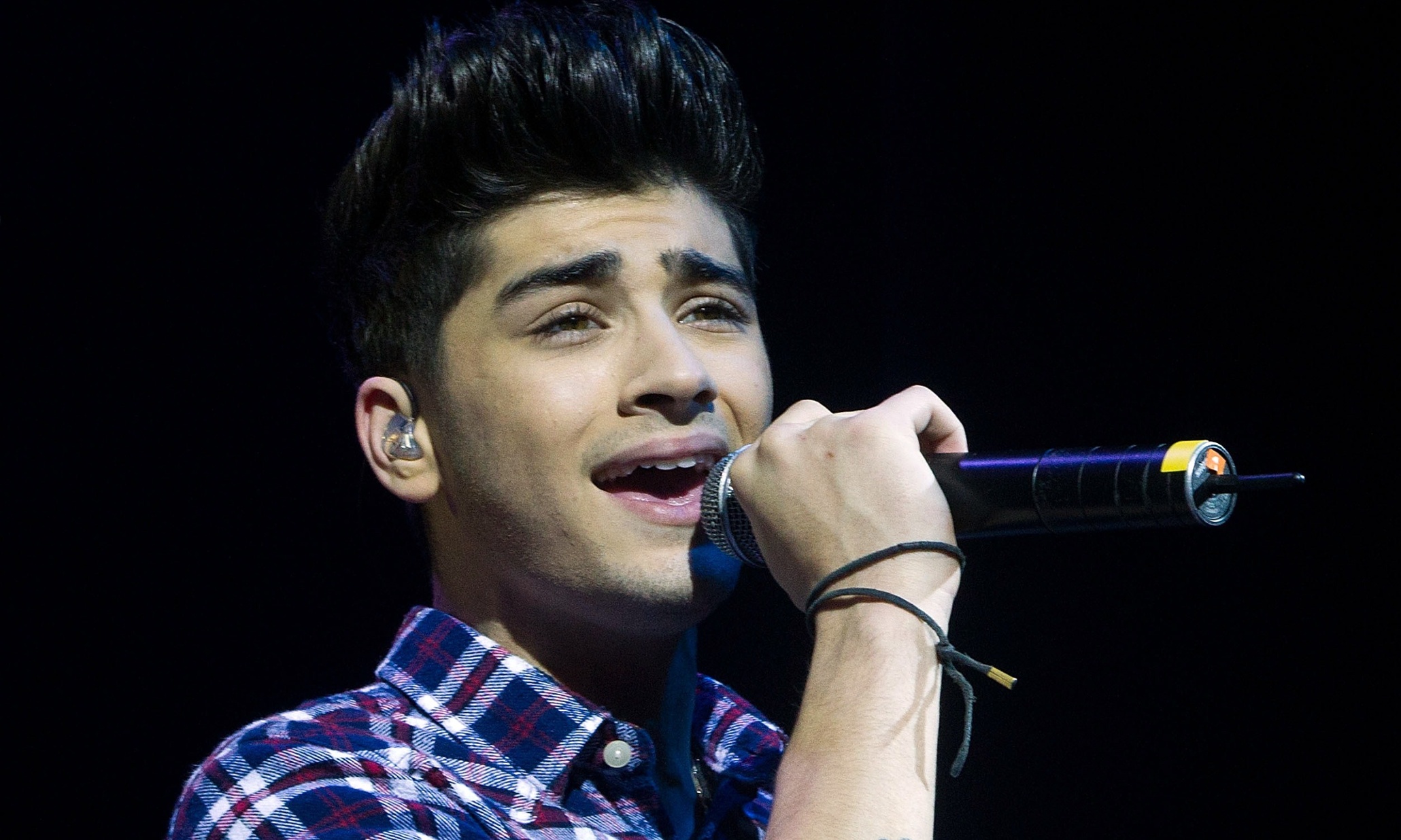 Without Zayn Malik, One Direction become four goofy white guys shouting