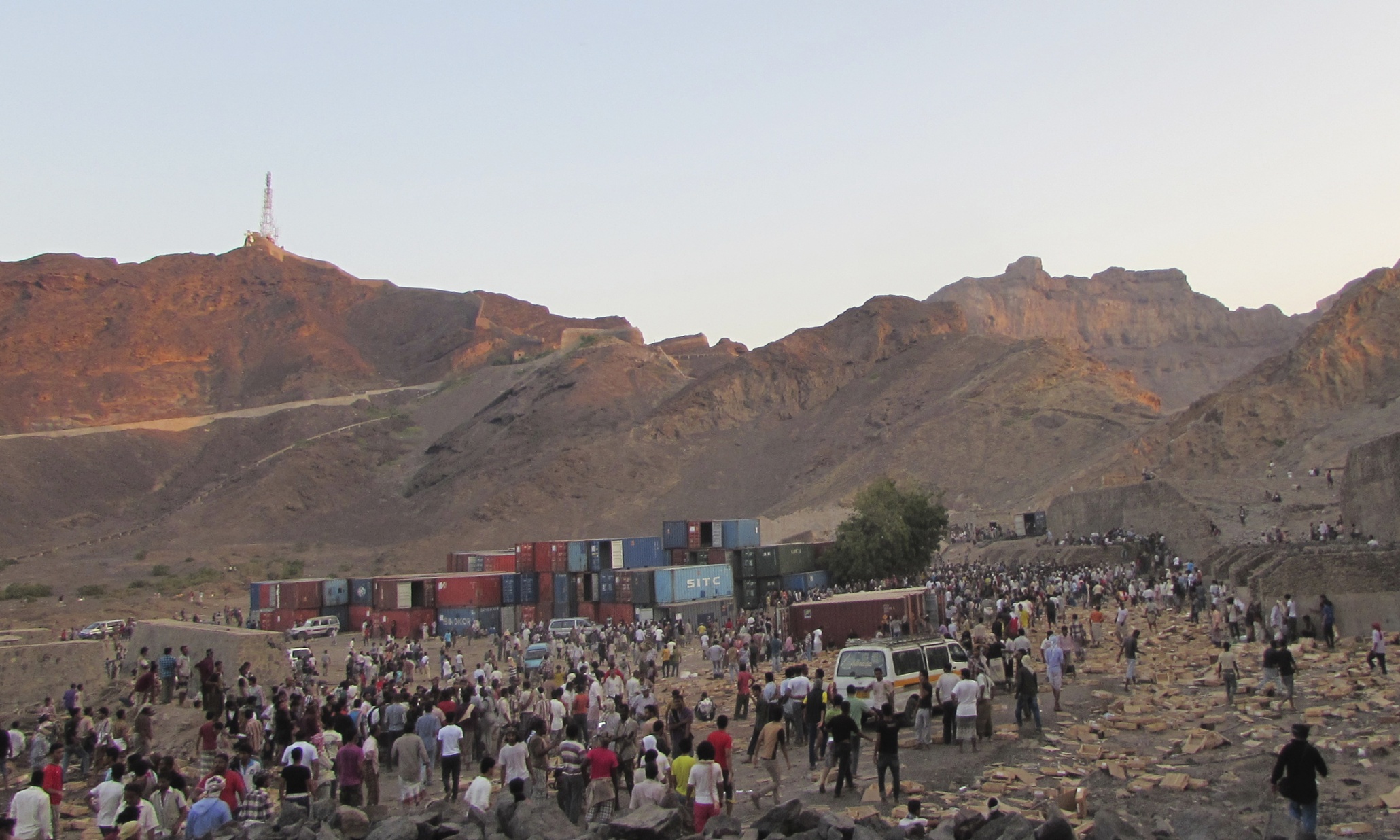 Yemen’s Houthi rebels advance despite Saudi-led air strikes