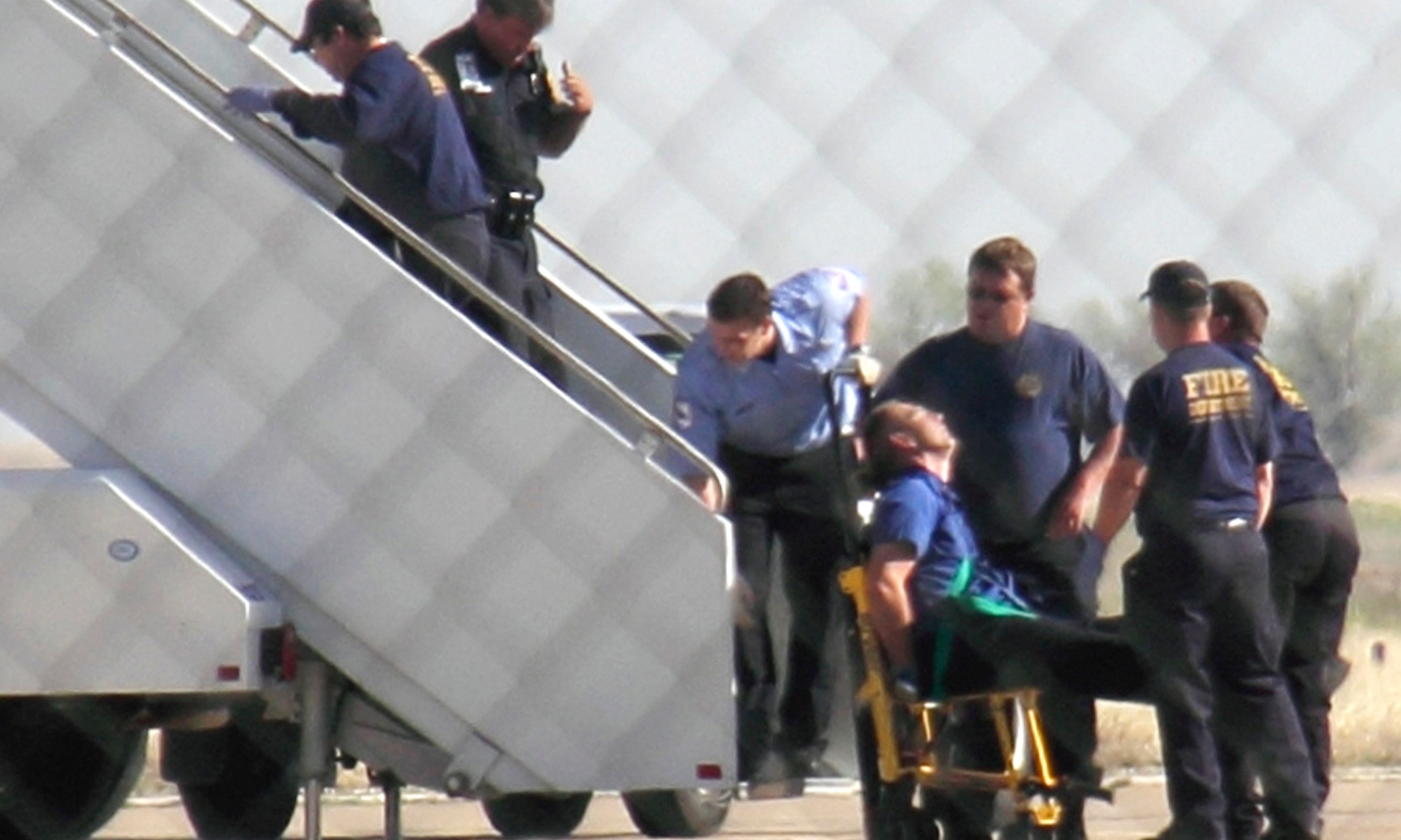 Former JetBlue pilot who had midair meltdown sues airline for letting him fly