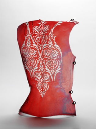 Cuirass. Columbia Glassworks for Alexander McQueen. Courtesy of Victoria and Albert Museum, London.