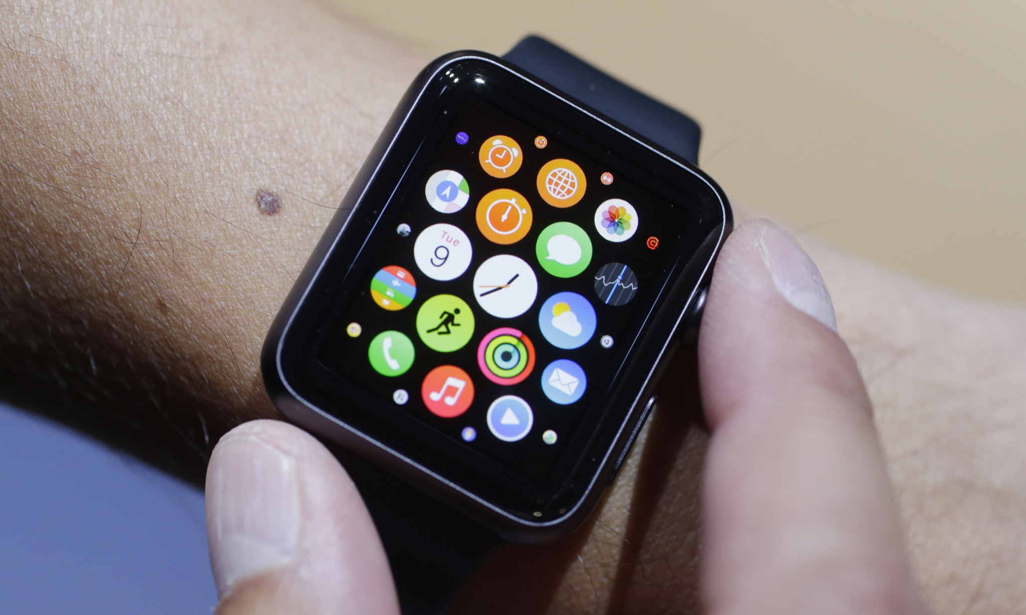 Apple Watch apps limited to '10 second use', developers say