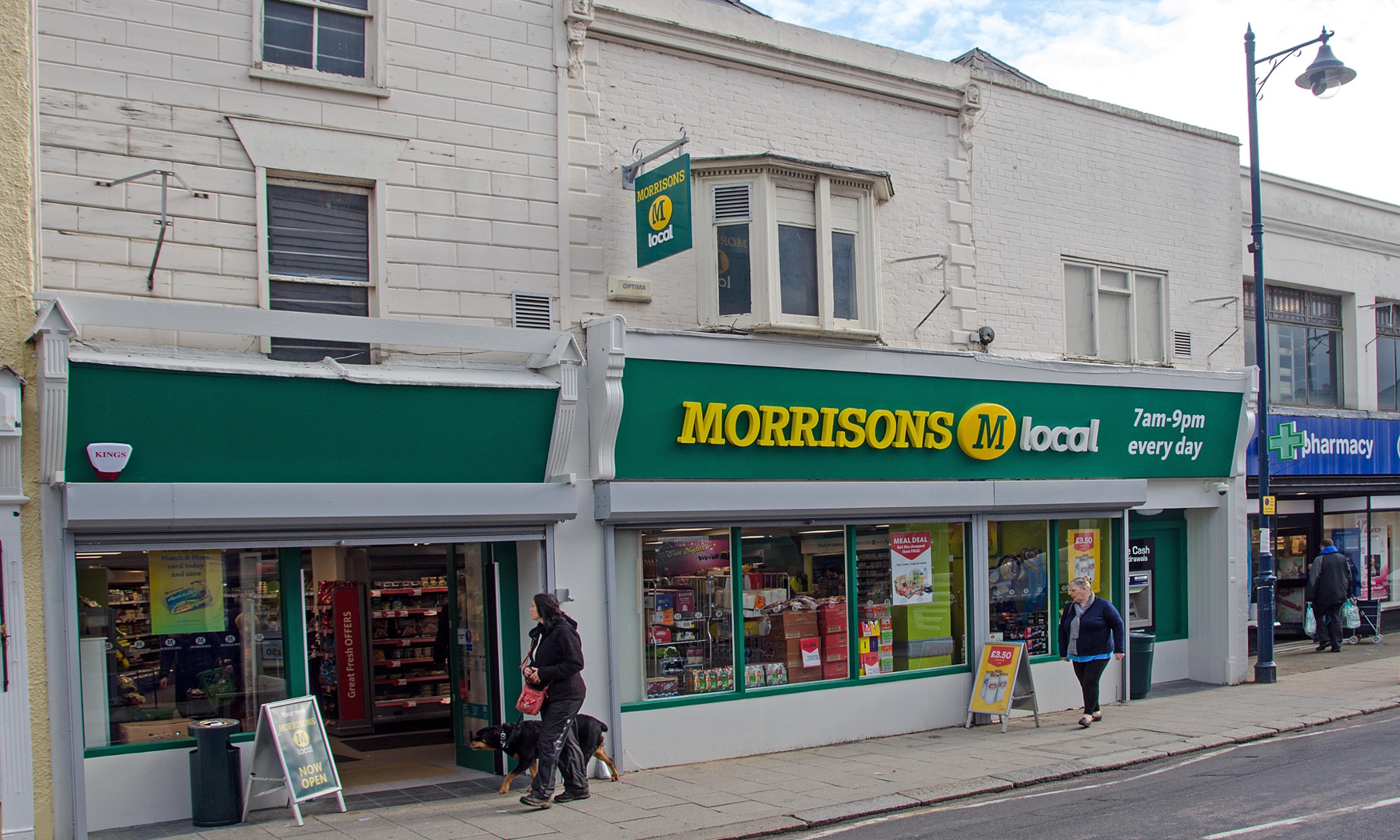 morrisons-to-cut-700-head-office-jobs-business-the-guardian