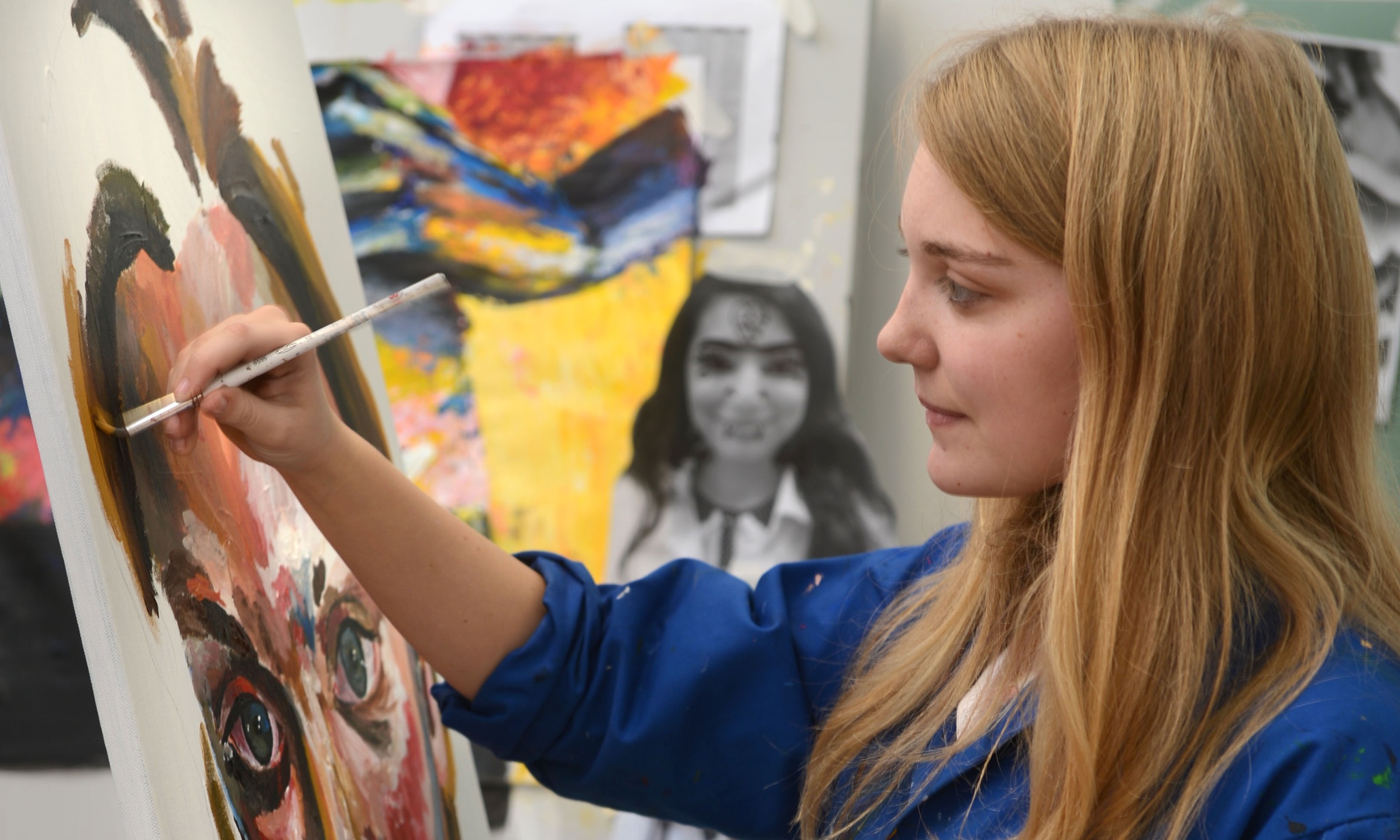 How to hold an art exhibition in your home