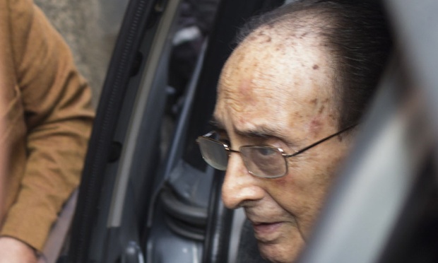 Argentinian judges back colleague, 97, amid row over his competence