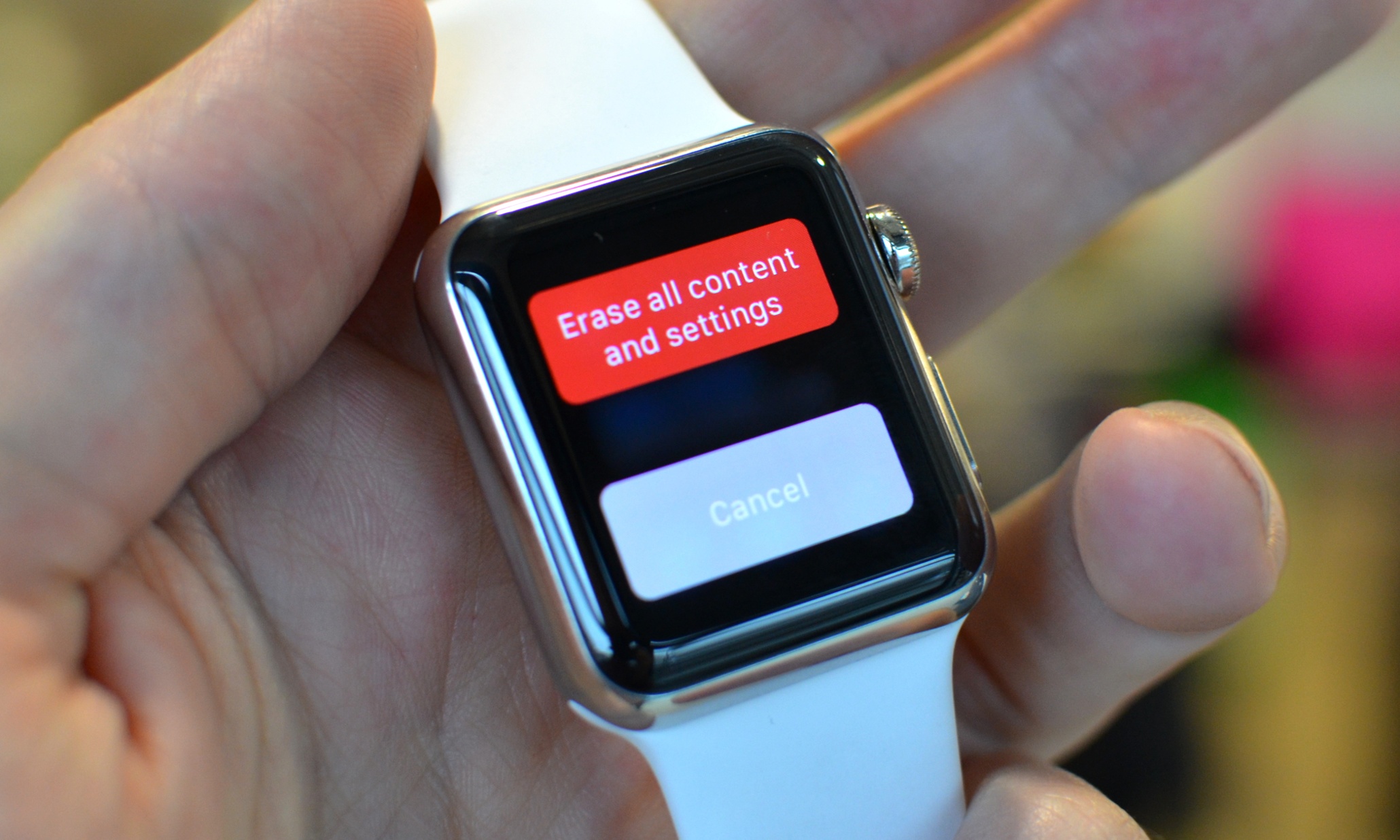 Concerns raised over Apple Watch’s lack of theft protection