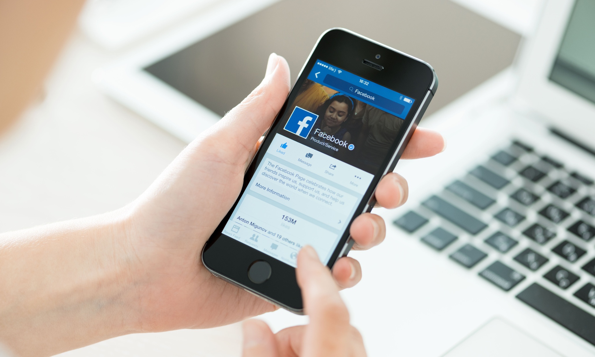 Belgian privacy watchdog threatens Facebook over user tracking