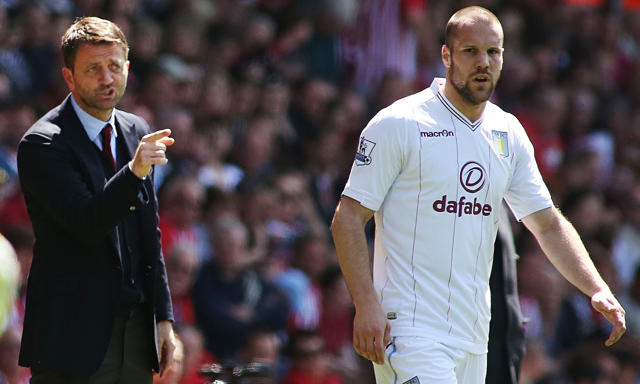 Tim Sherwood says Ron Vlaar is ready to sign new Aston Villa contract
