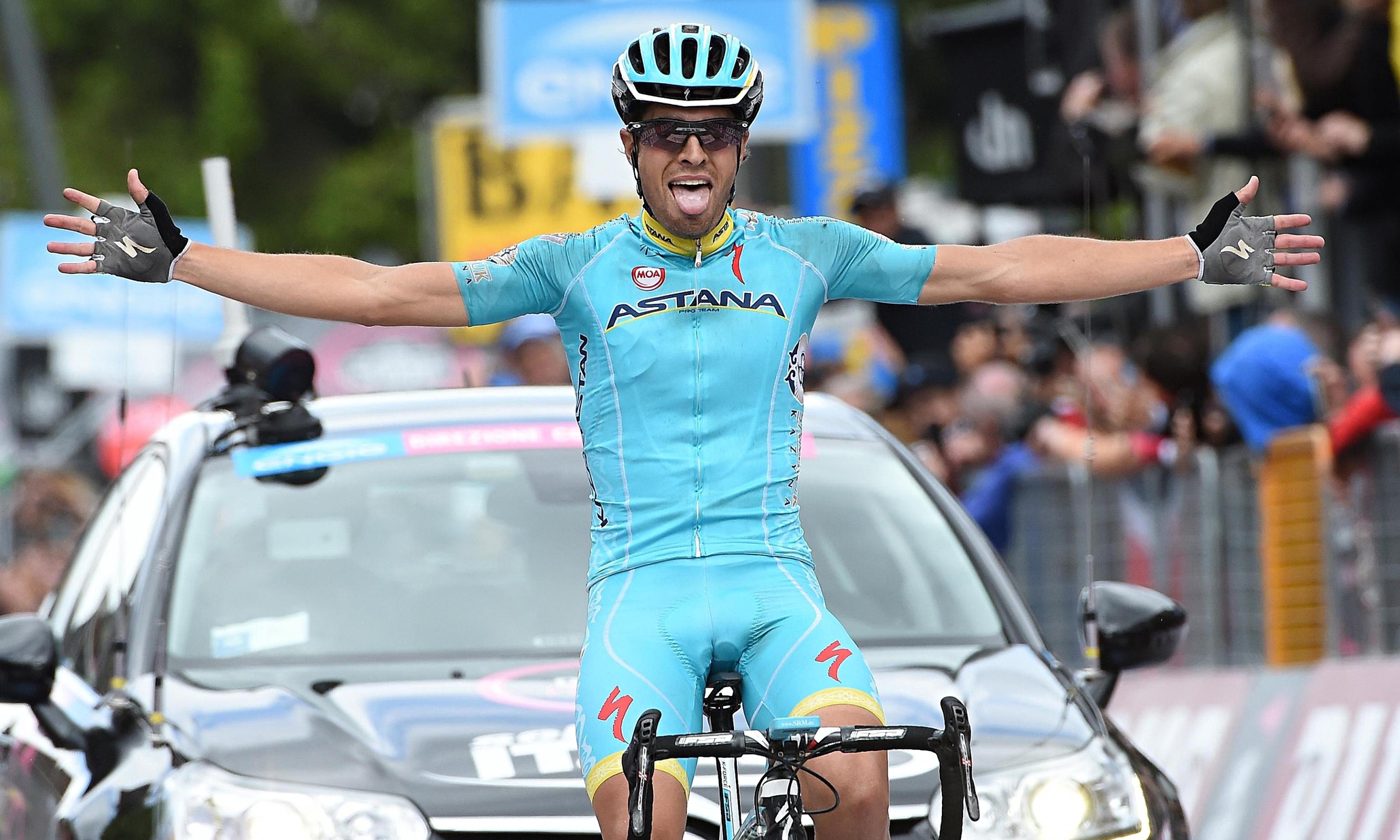 Mikel Landa wins Giro d’Italia stage 16 to go second behind Alberto ...