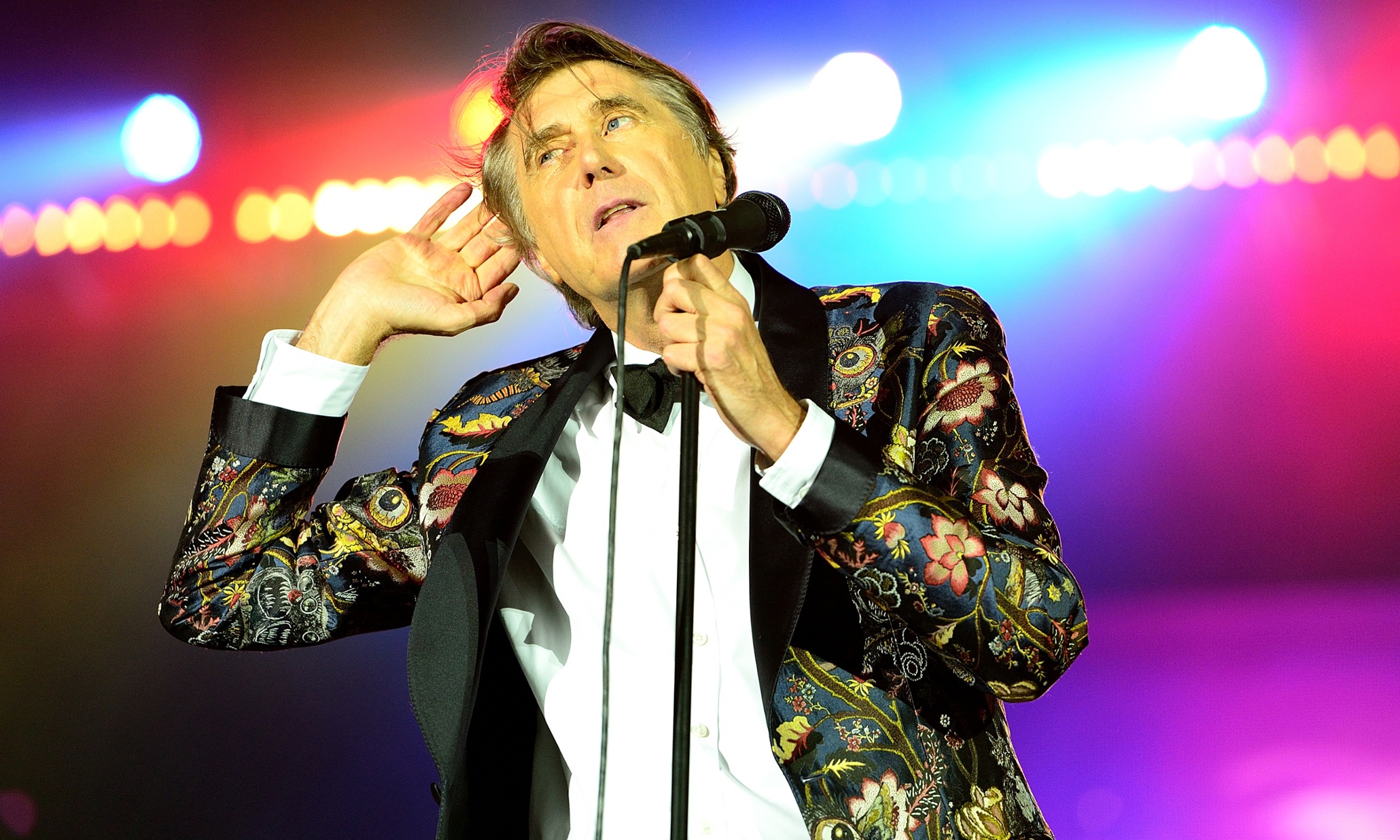 Bryan Ferry review – pop enigma still sets knees trembling