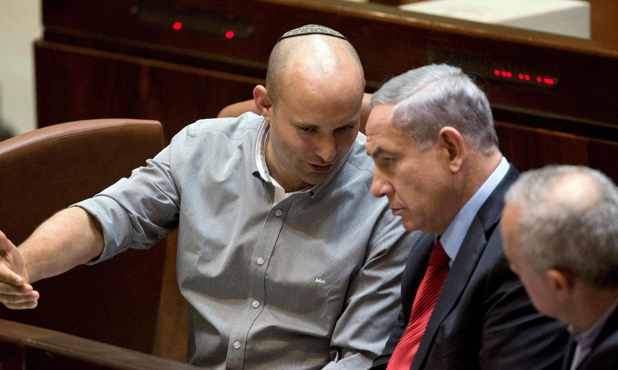 Binyamin Netanyahu closes last-minute deal to form new Israeli government