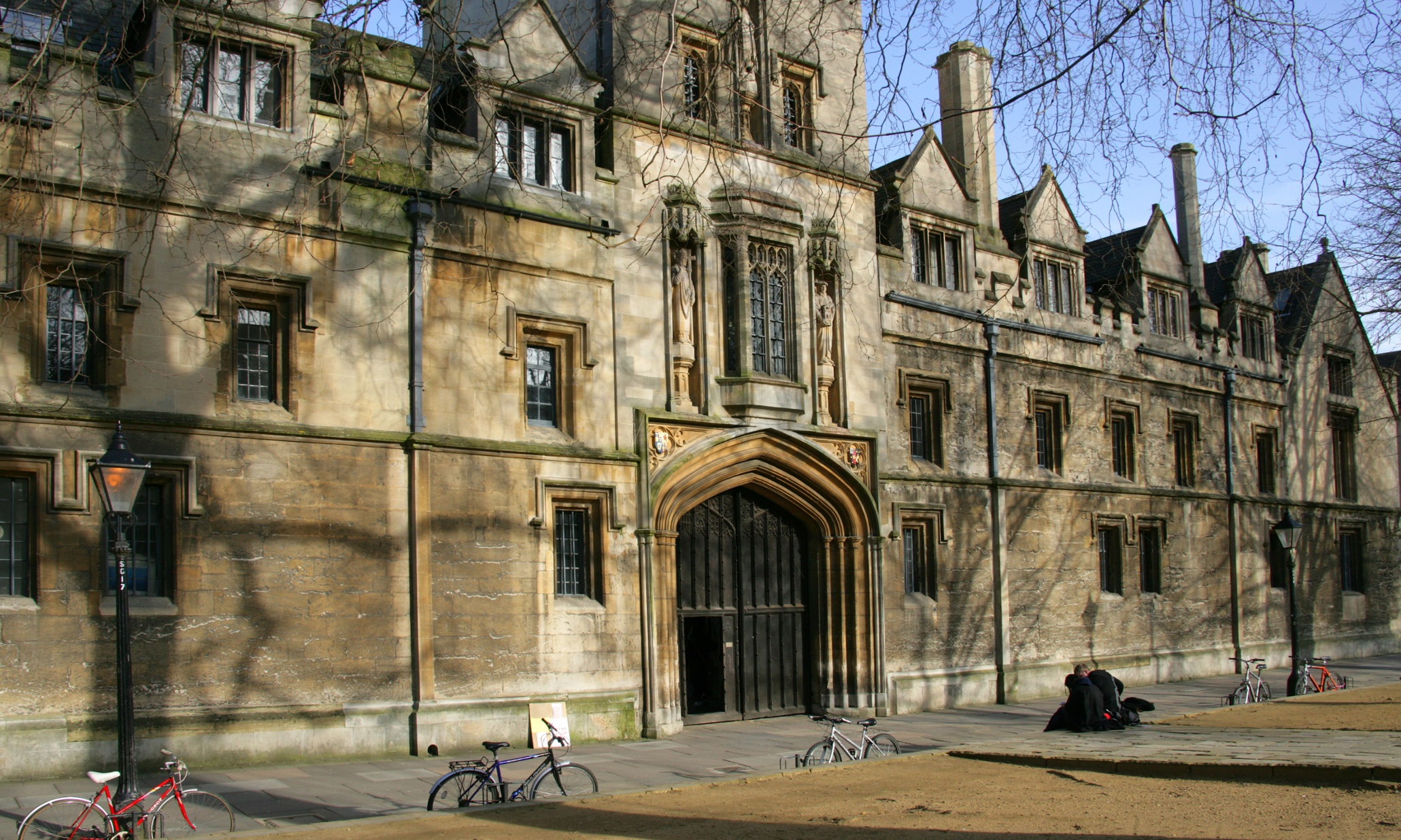 Student sues Oxford over handling of rape complaints