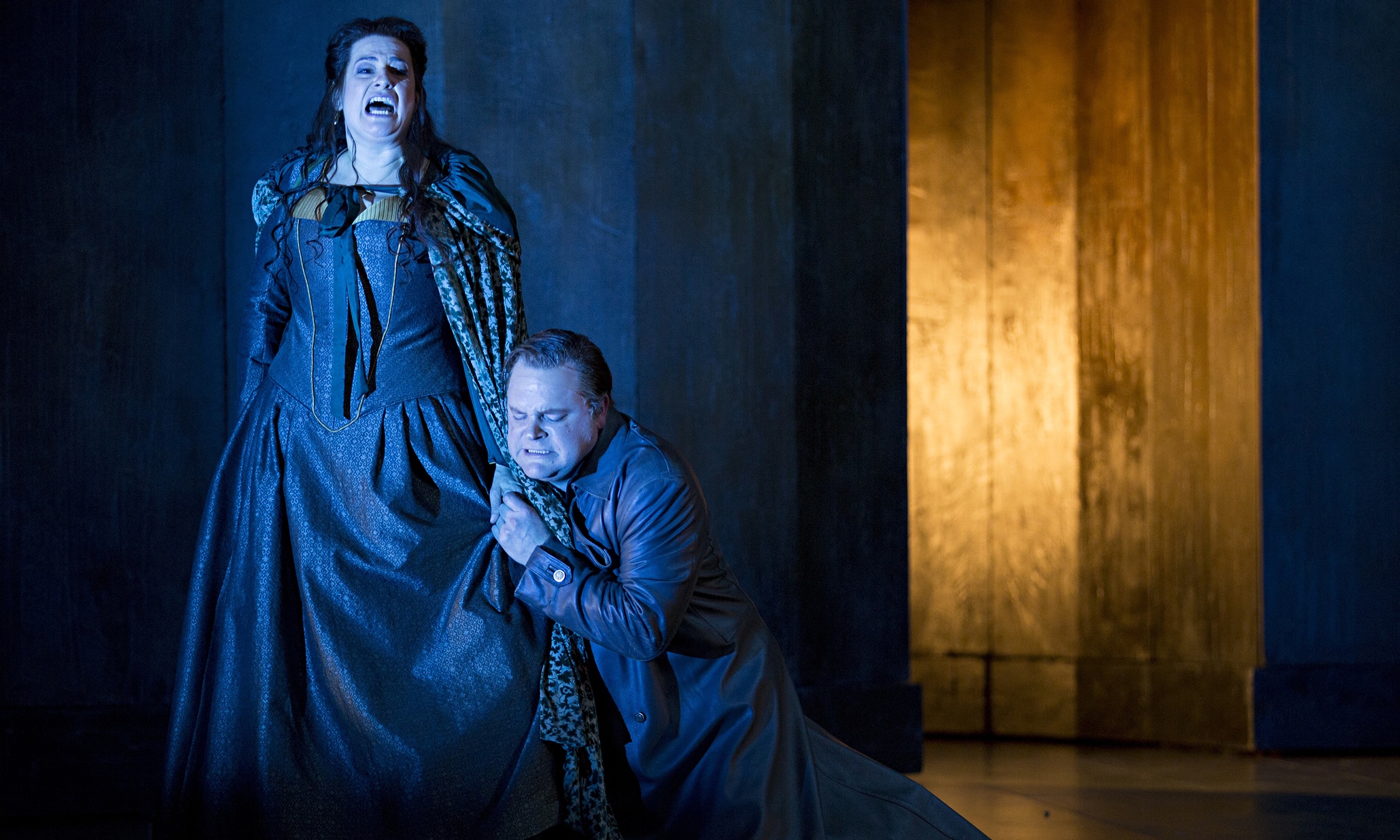 Il Trovatore review – Claire Rutter shines in Scottish Opera's static production