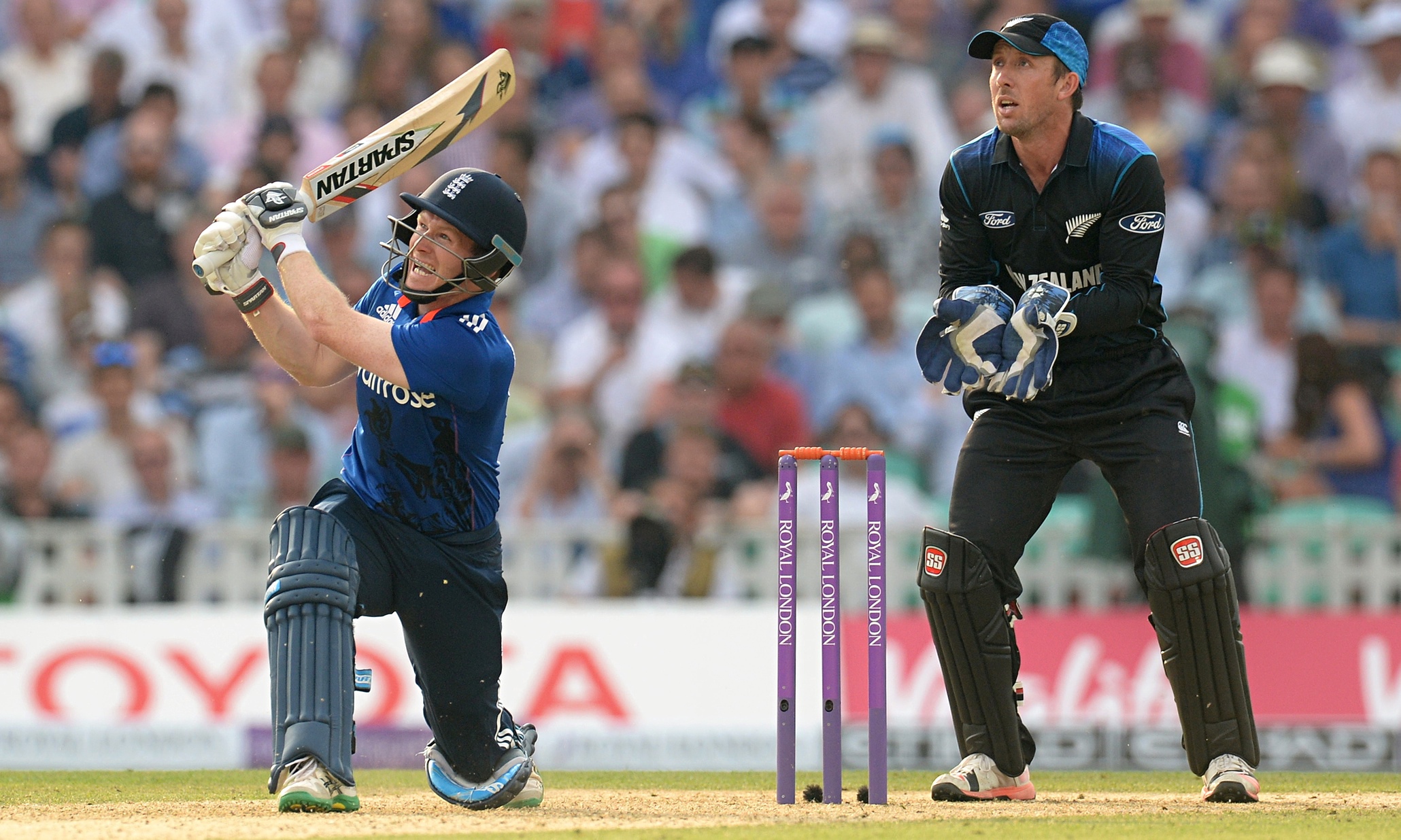 New Zealand 398-5; England 365-9 | Royal London One-Day Series international