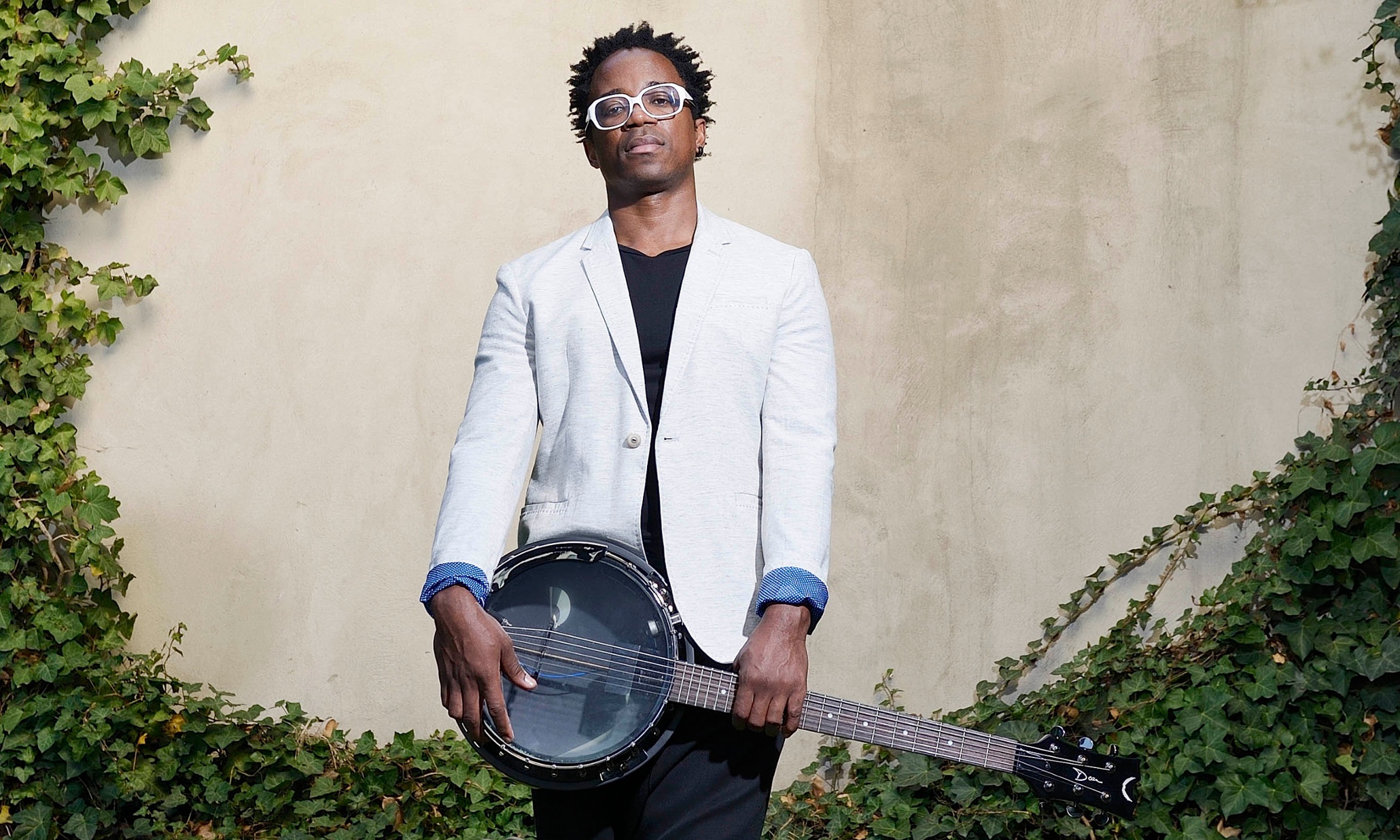 Blick Bassy: Akö review – charming and wildly eclectic songs