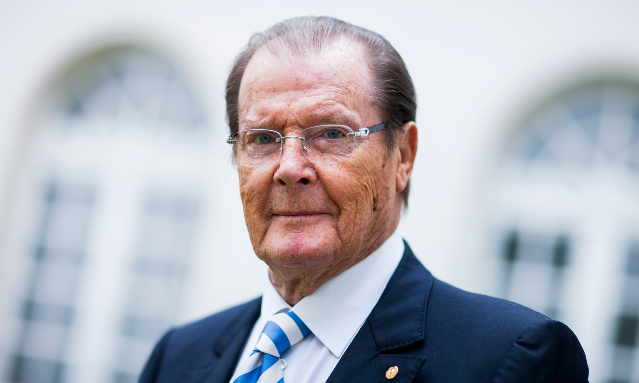 Roger Moore backs children's fairytales app in aid of Unicef