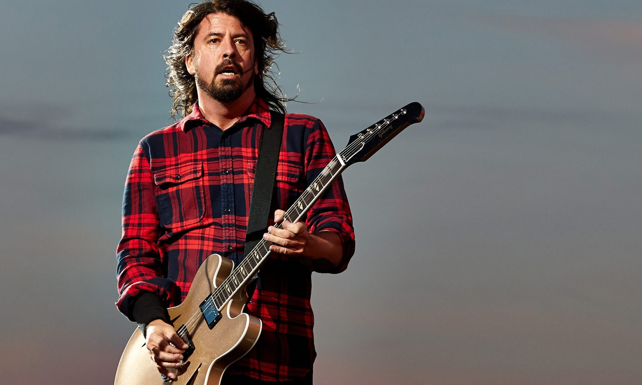 The week in music: Dave Grohl's broken leg, Apple Music backlash and more