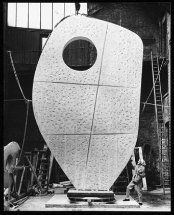 Barbara Hepworth and her sculpture Single Form