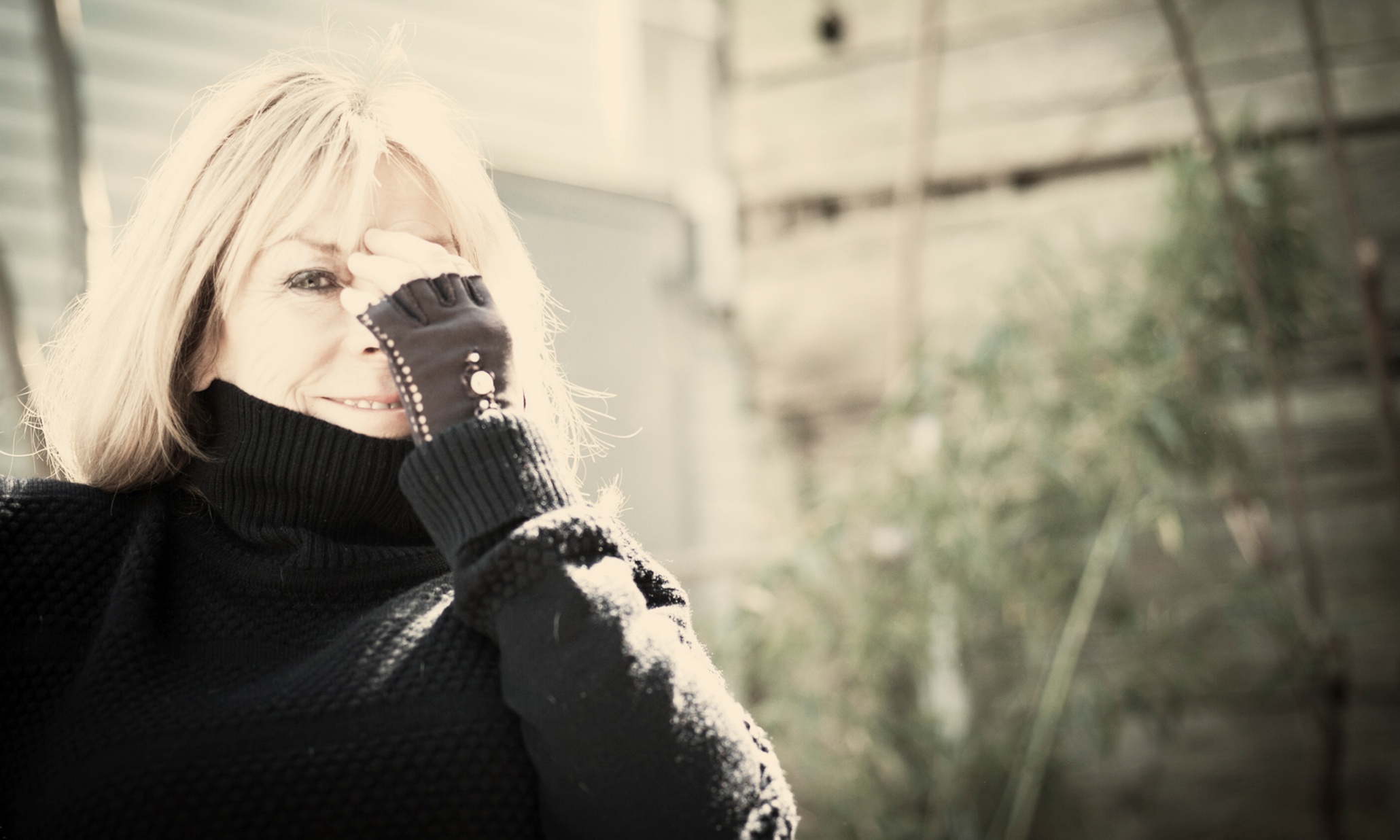 Rickie Lee Jones: The Other Side of Desire review – delightful crowdfunded comeback