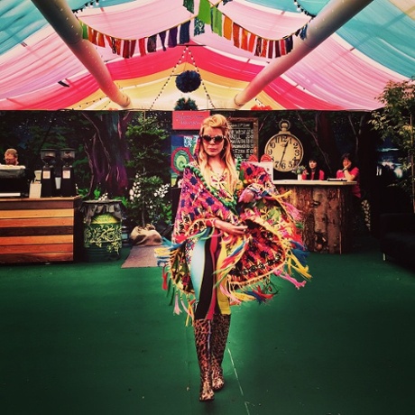 Festival ready in my full @fizzyfingers garb!!! #glastonbury