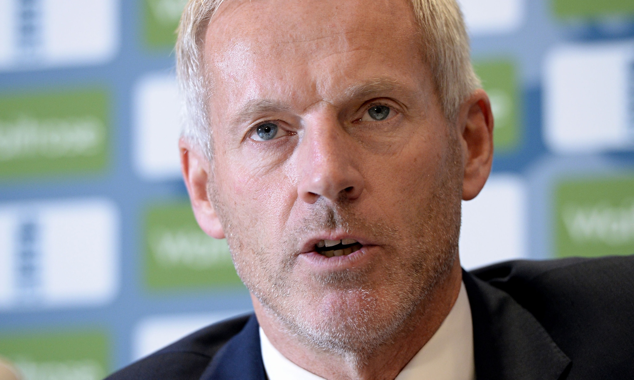 Former England cricket head coach Peter Moores joins Nottinghamshire