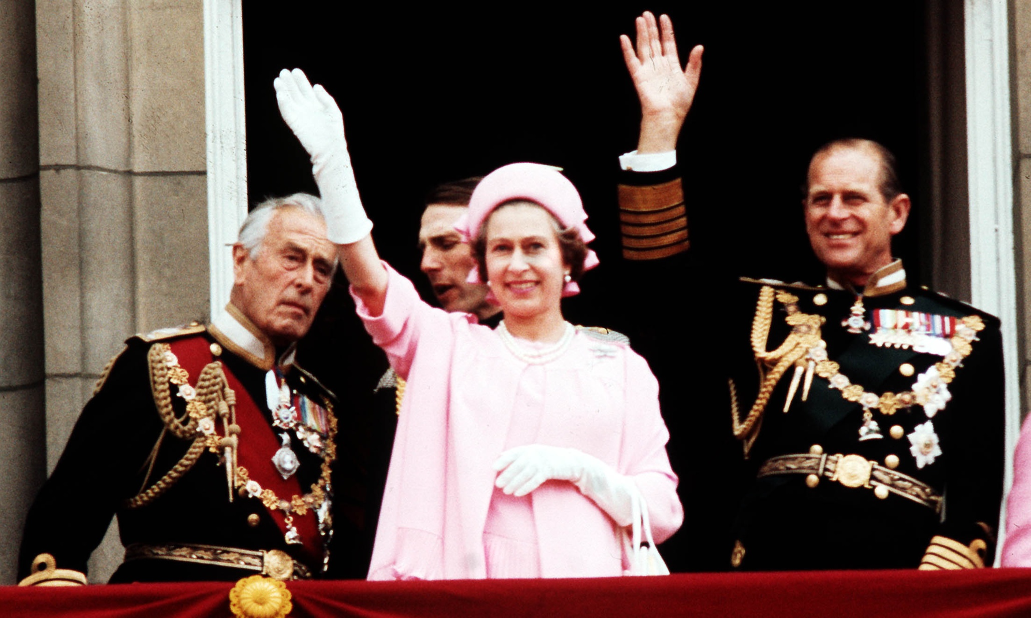 Silver jubilee mania: from the archive, 6 June 1977