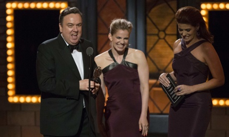 Richard McCabe accepts his best actor Tony for The Audience from actors Anna Chlumsky and Debra Messing.