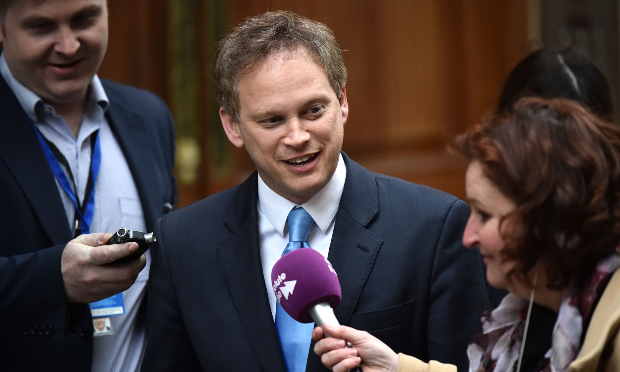Wikipedia: account at centre of row 'not linked' to Grant Shapps