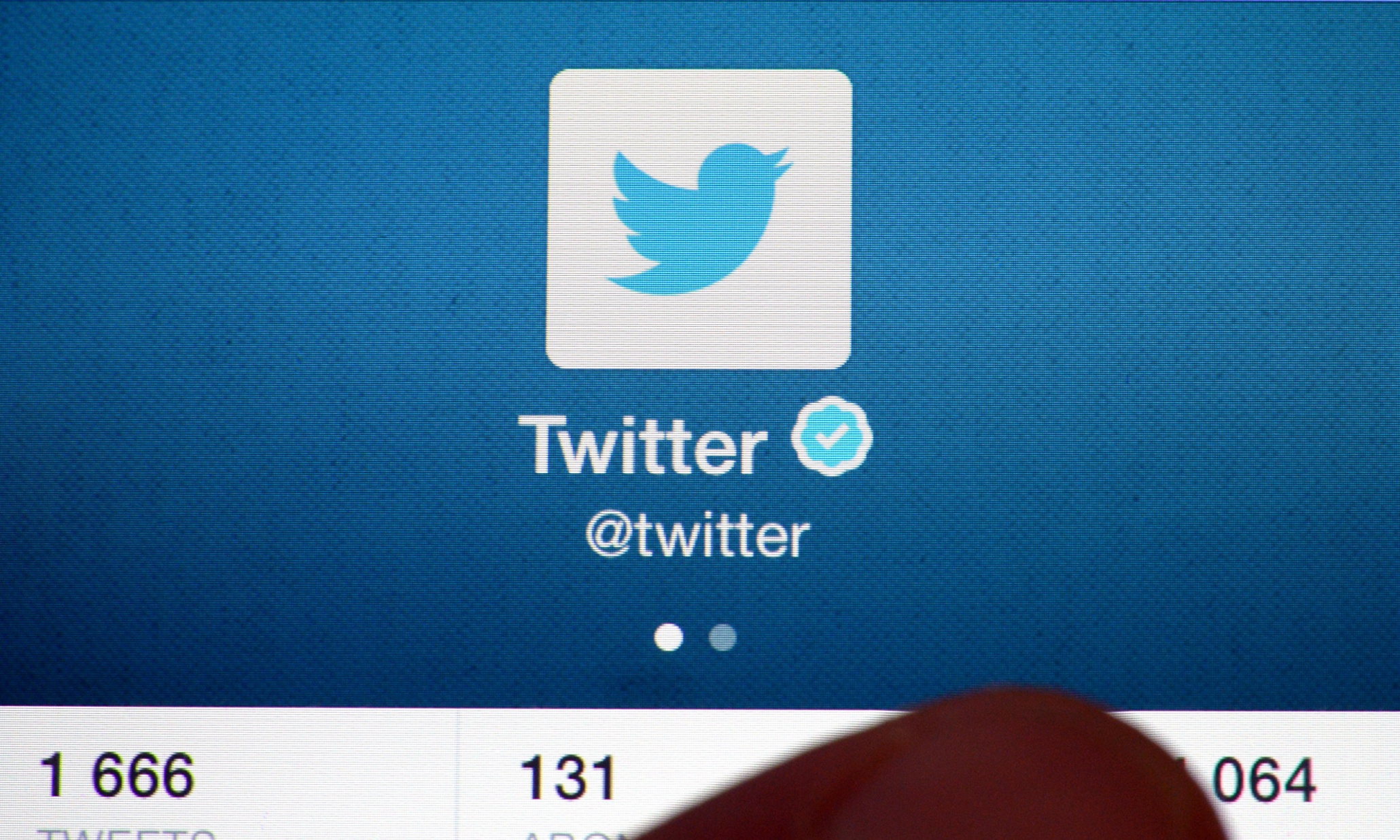 Twitter criticised for 'epilepsy triggering' Vine adverts