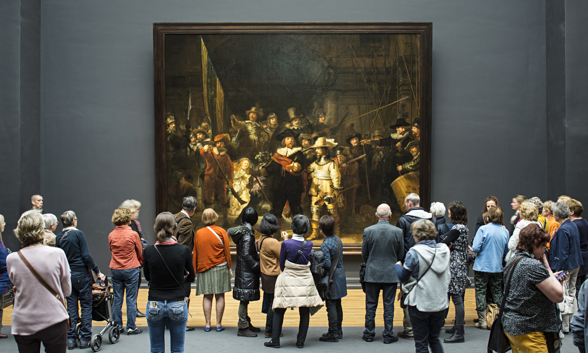 Visiting exhibitions. Рембрандт ночной дозор в Рейксмузеуме. Рембрандт ночной дозор 1642. Ночной дозор Амстердам Рембрандт. Ночной дозор Рембрандт Эрмитаж.
