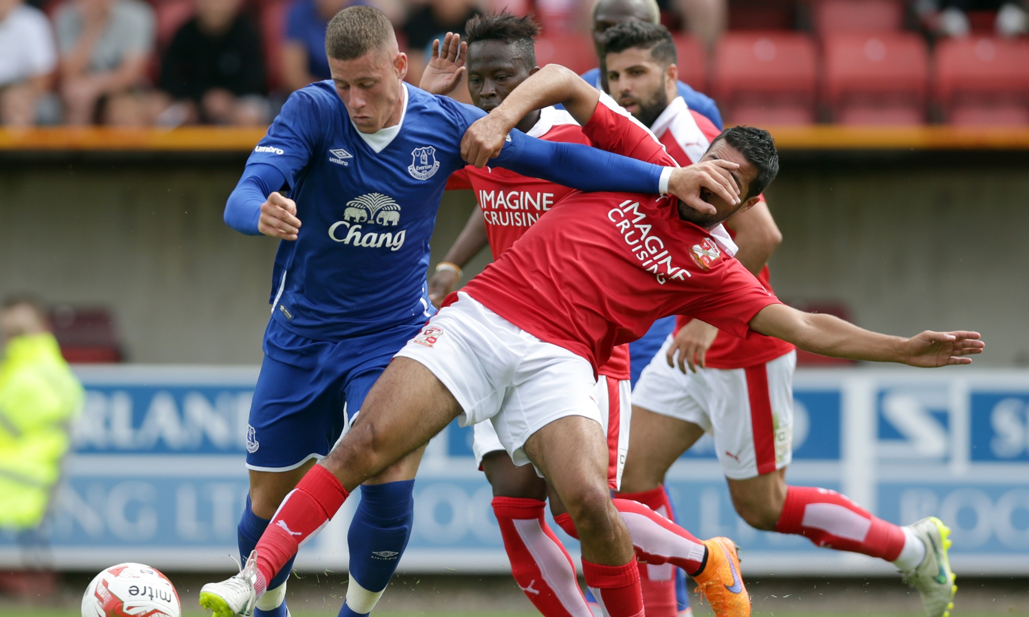 Swindon Town FC bans media outlets from press conferences