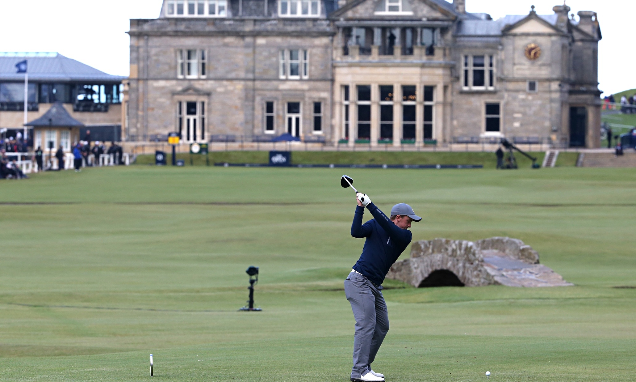 The Open 2015: Paul Dunne dares to dream while thoroughbreds jostle