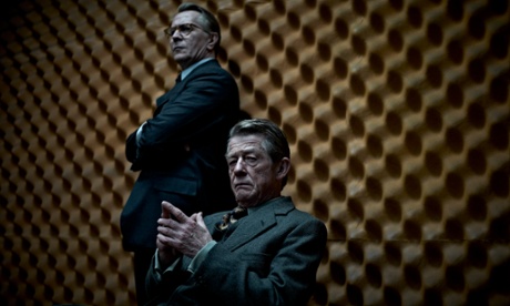 CONTROL (John Hurt)