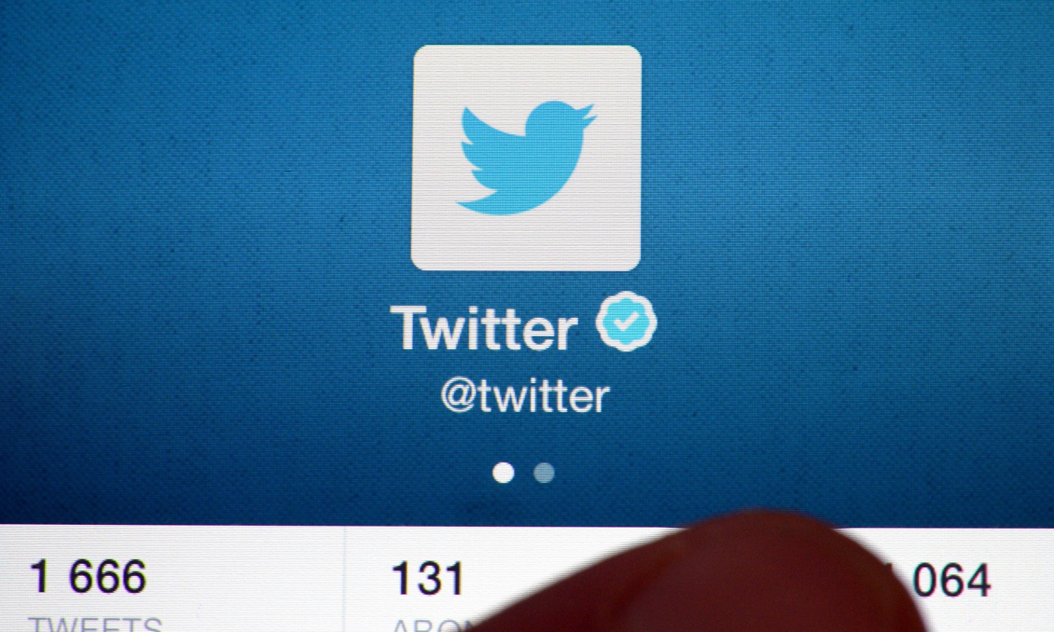 Twitter removes lifted jokes over copyright infringment claims