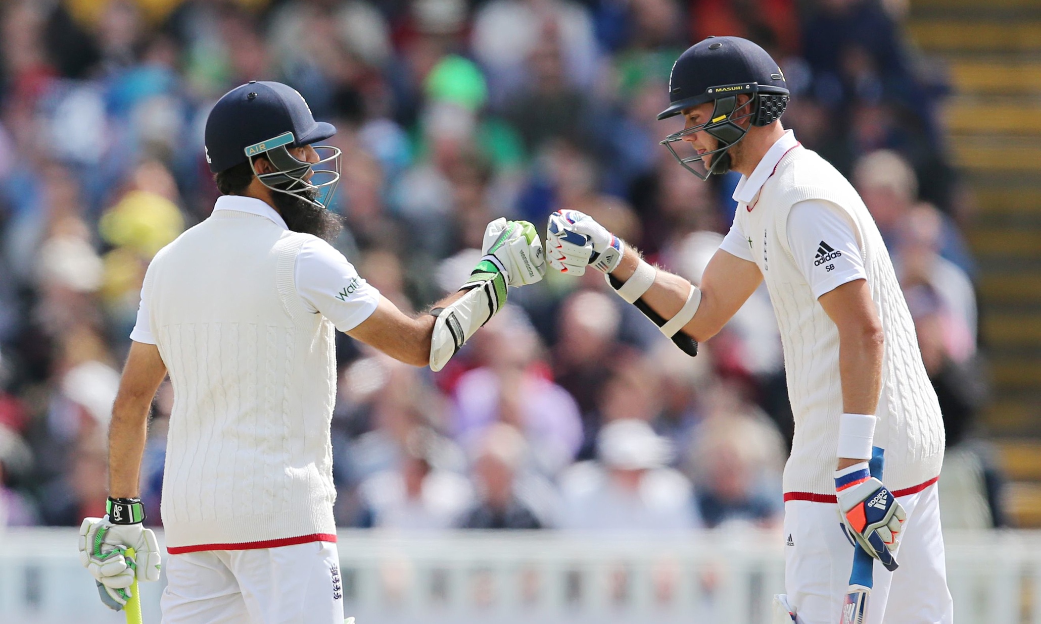 Moeen Ali and Stuart Broad douse Mitchell Johnson fire to spark England